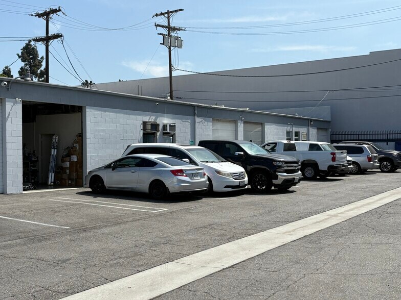 Primary Photo Of 4718 San Fernando Rd, Glendale Warehouse For Lease