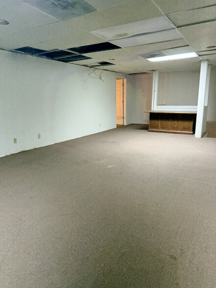 More Photos Of 106 Free Hill Rd, Hendersonville Warehouse For Lease