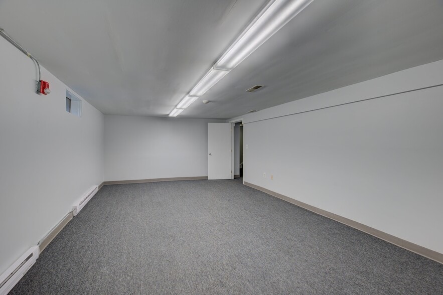 More Photos Of 626 Toll Gate Rd, Warwick Medical For Lease