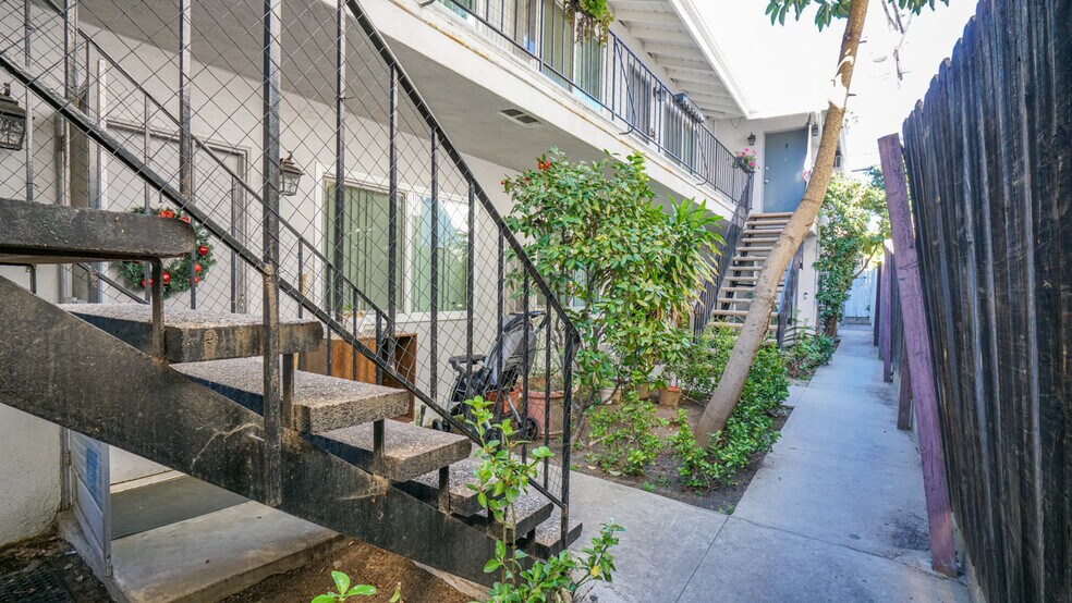 More Photos Of 1157 Justin Ave, Glendale Apartments For Sale