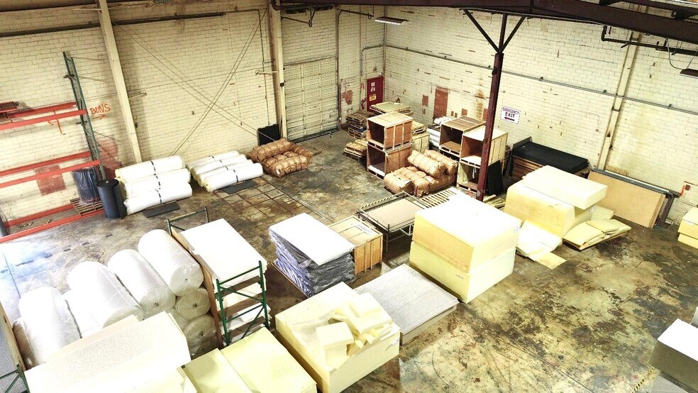 More Photos Of 1119 N Mesquite St, San Antonio Manufacturing For Lease