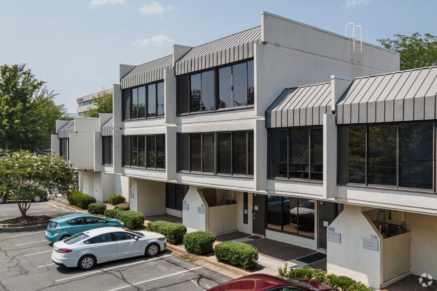 More Photos Of 11250 Roger Bacon Dr, Reston Office For Sale