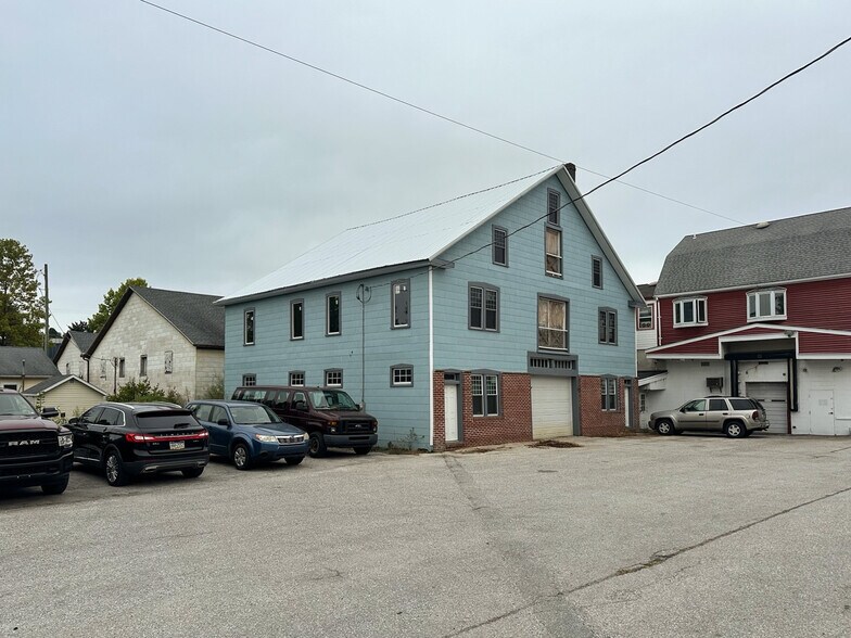 Primary Photo Of 9 Republic Aly, New Freedom Light Manufacturing For Sale