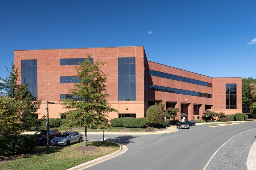 Primary Photo Of 3700 Joseph Siewick Dr, Fairfax Medical For Lease