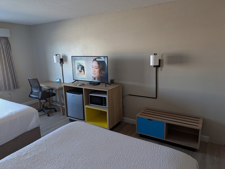 More Photos Of 912 US Highway 65/82 South, Lake Village Hotel For Sale