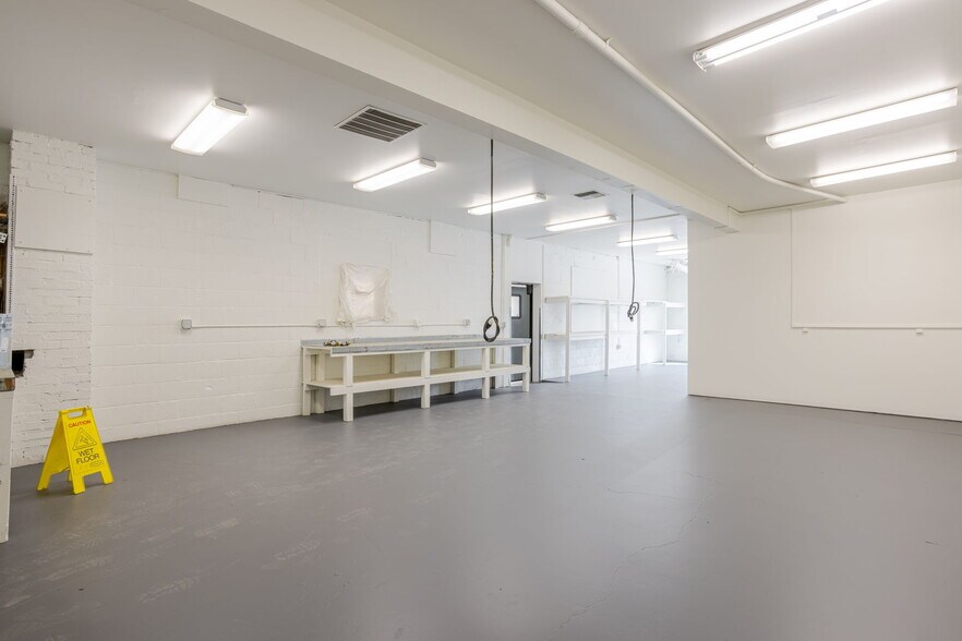 More Photos Of 999 NE 2nd St, Bend Freestanding For Lease