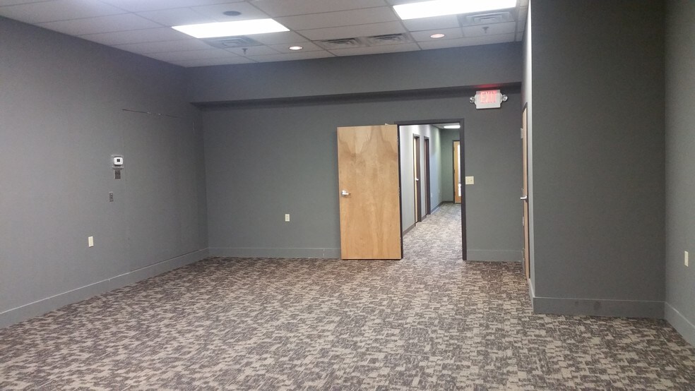 More Photos Of 340 Greenbrier Dr, Charlottesville Manufacturing For Lease