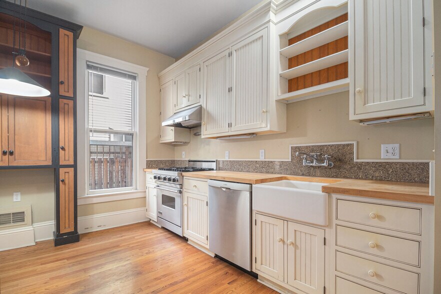 More Photos Of 318 S Thayer St, Ann Arbor Flex For Sale