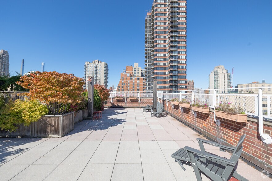 More Photos Of 401 E 74th St, New York Apartments For Lease