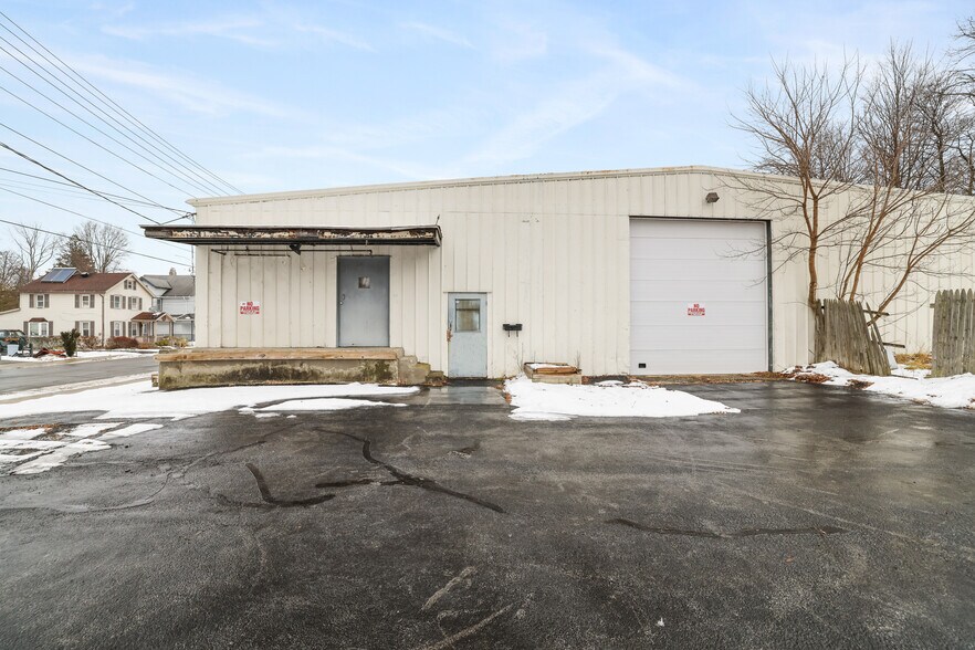 More Photos Of 105-119 Sprague Ave, Middletown Manufacturing For Lease