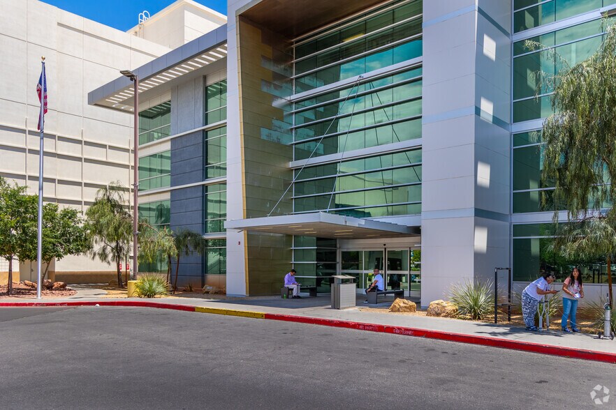 More Photos Of 3196 S Maryland Pky, Las Vegas Medical For Lease