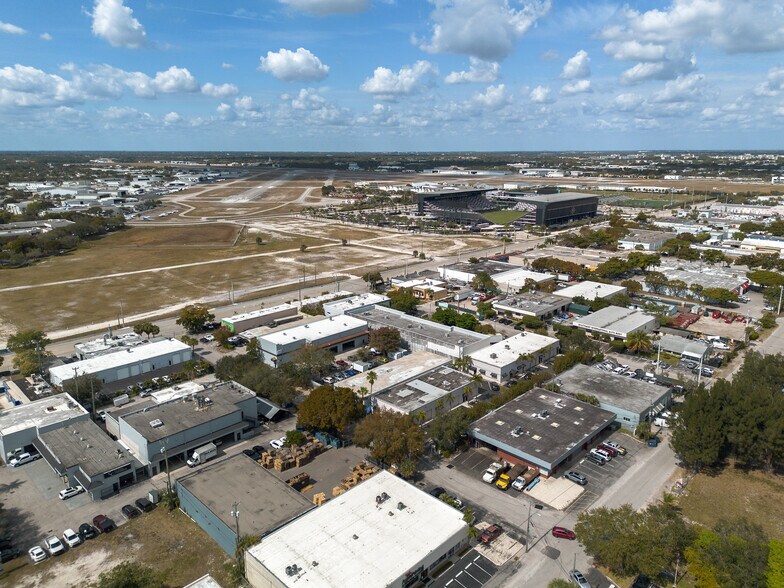 More Photos Of 1011 NW 51st St, Fort Lauderdale Unknown For Lease