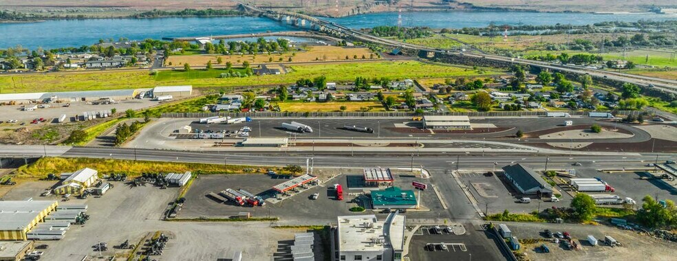 More Photos Of 1800 6th St, Umatilla Service Station For Sale