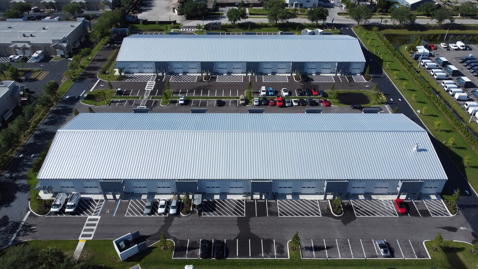 More Photos Of 3933 Tollhouse Dr, Naples Warehouse For Sale