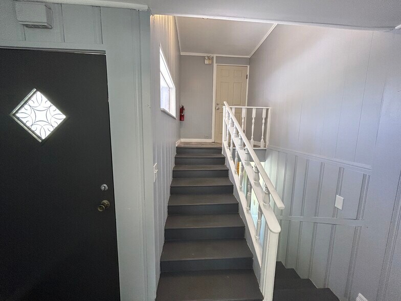 More Photos Of 6703 Massachusetts Ave, New Port Richey Showroom For Sale