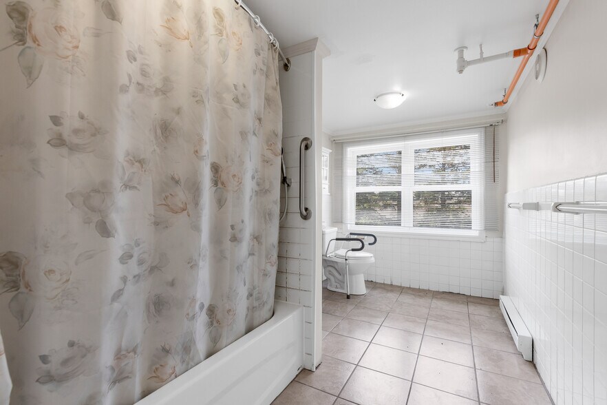 More Photos Of 21 Rue Messier, Mont-saint-hilaire Apartments For Sale