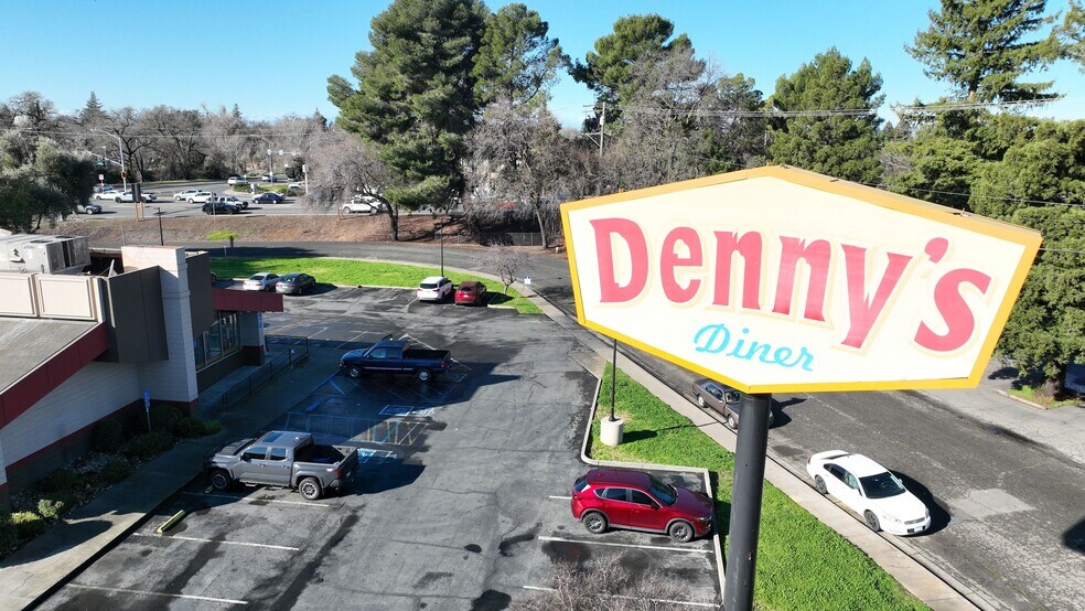 More Photos Of 675 Manzanita Ct, Chico Restaurant For Sale