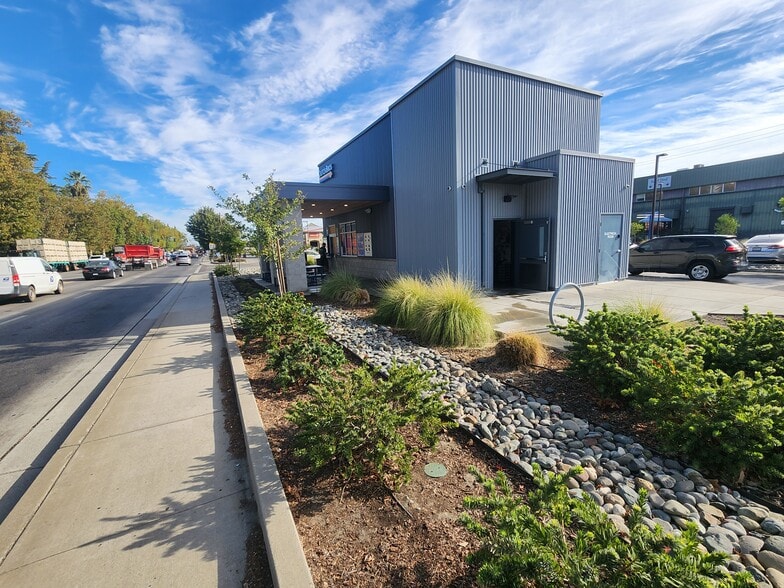 More Photos Of 1021 B St, Marysville General Retail For Sale