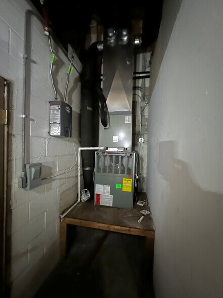 More Photos Of 2804 NW 10th St, Oklahoma City Manufacturing For Sale