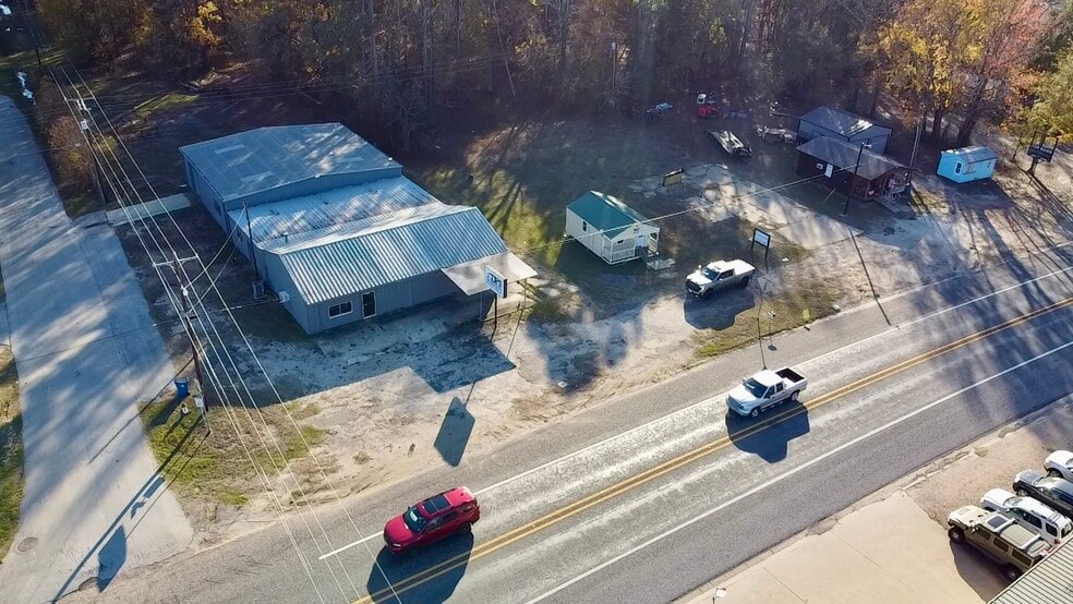 More Photos Of 402 Bermuda st, Quitman Flex For Sale