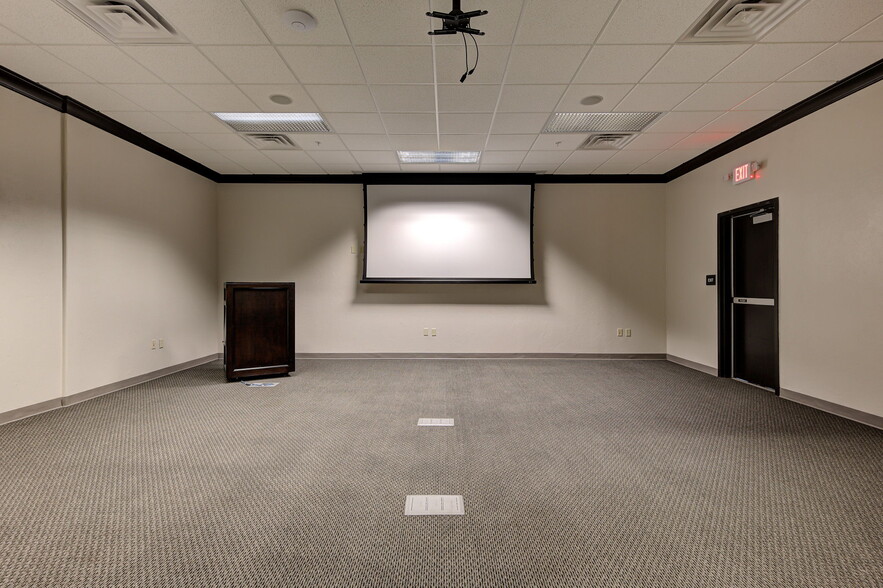 More Photos Of 4509-4513 Memorial Cir, Oklahoma City Office For Sale