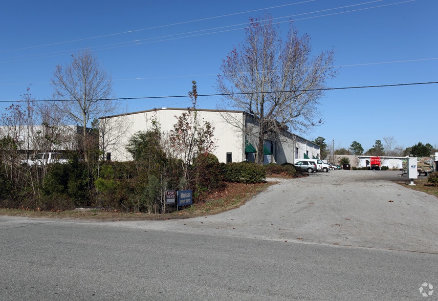 More Photos Of 6727 Amsterdam Way, Wilmington Warehouse For Lease
