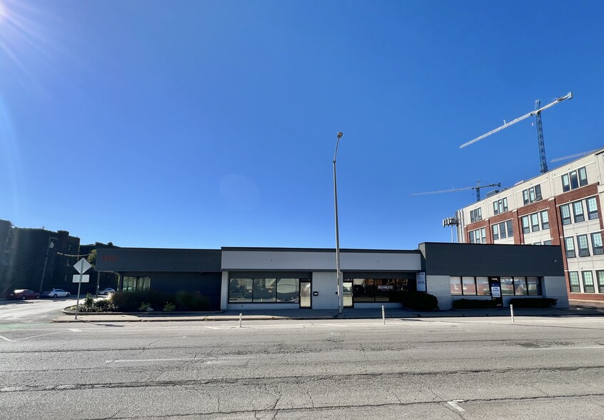 More Photos Of 1340 N Illinois St, Indianapolis Showroom For Lease