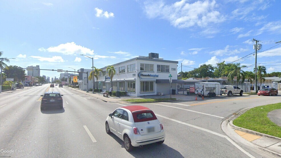 More Photos Of 2390 NW 7th St, Miami Medical For Sale