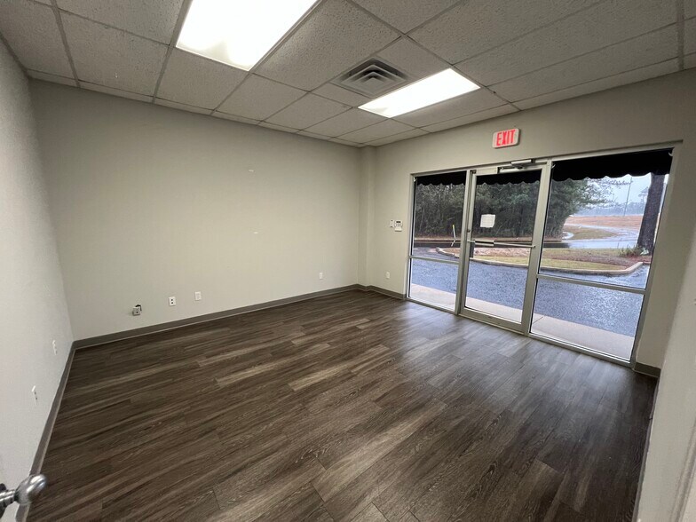 More Photos Of 4952 Tufts Rd, Mobile Warehouse For Lease