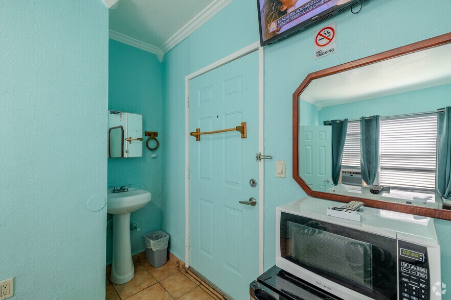 More Photos Of 508 W 1st Ave, Hialeah Multifamily For Sale