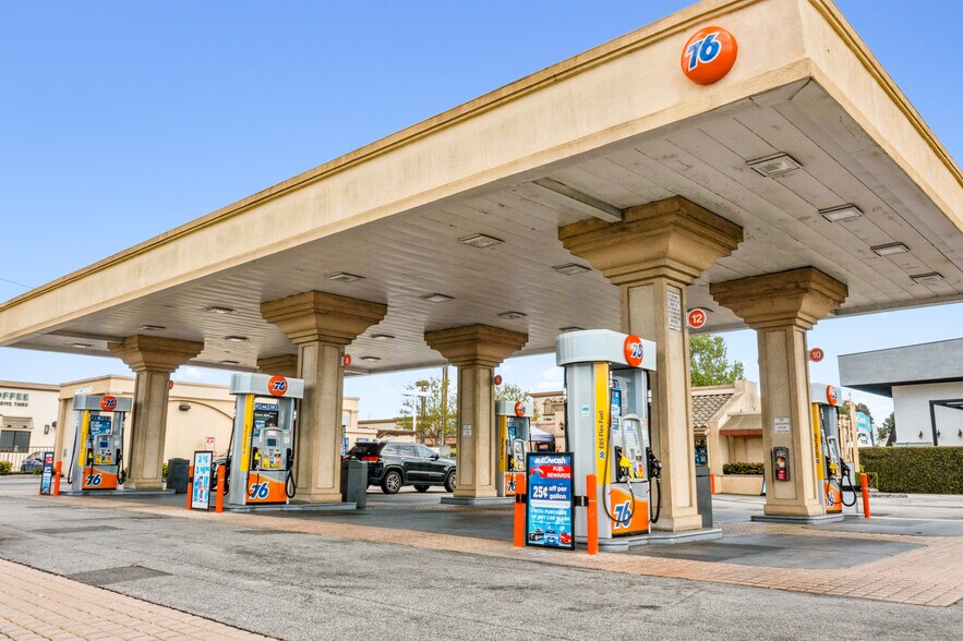 More Photos Of 8510 Rosecrans Ave, Paramount Service Station For Sale