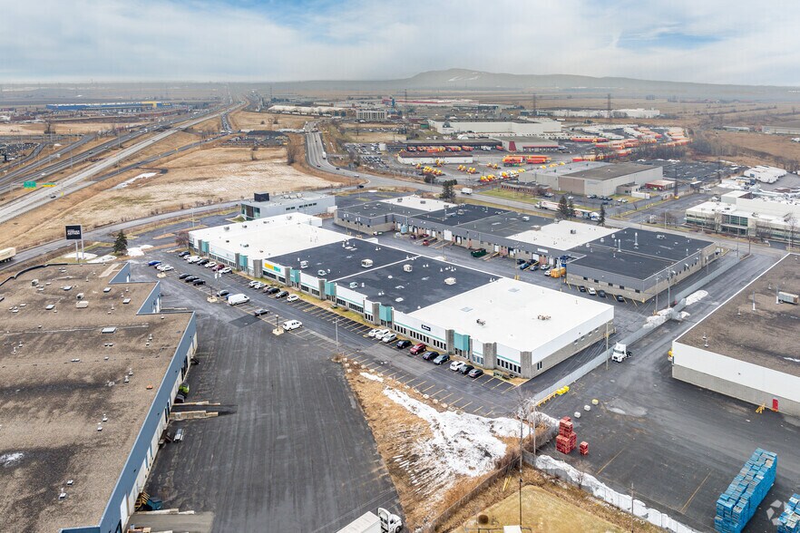 More Photos Of 1500 Rue Nobel, Boucherville Warehouse For Lease