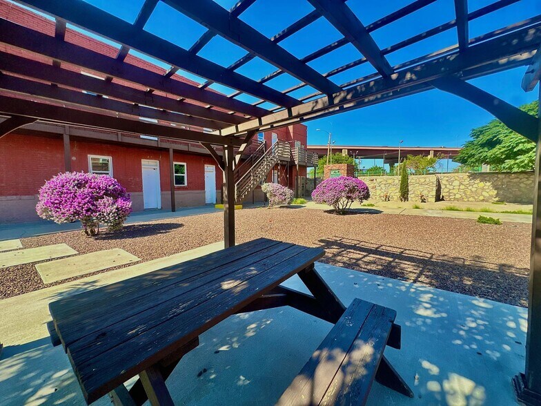More Photos Of 901-919 Chihuahua St, El Paso Apartments For Sale