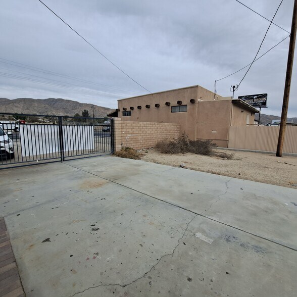 More Photos Of 51607 29 Palms Hwy, Morongo Valley Storefront For Lease