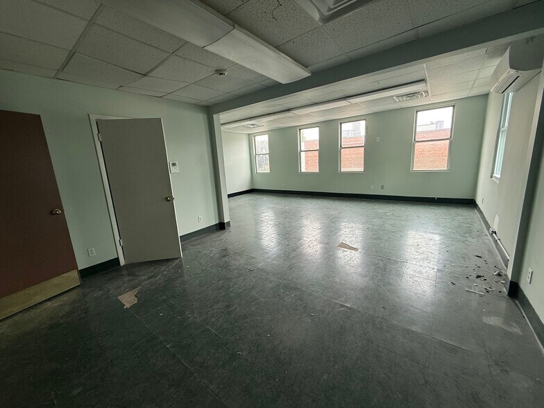 More Photos Of 520 North Ave, New Rochelle Office Residential For Lease