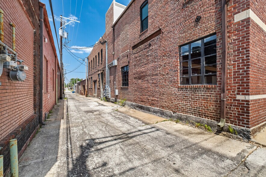 More Photos Of 124 S Joplin Ave, Joplin Warehouse For Sale