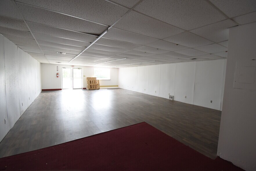 More Photos Of 406 Verhalen Rd, Alvin Storefront Retail Office For Lease