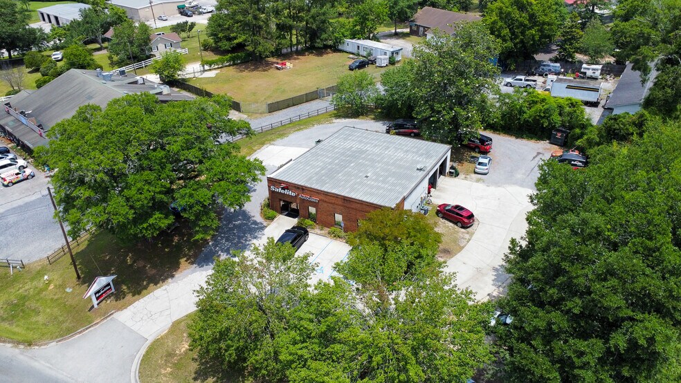 More Photos Of 421 E 5th North St, Summerville Industrial For Lease