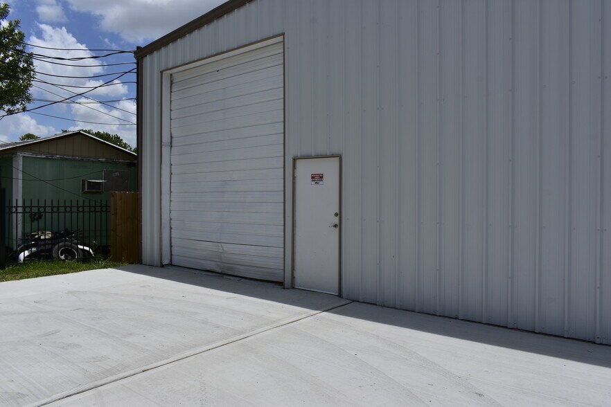 More Photos Of 1112 Kentucky Ave, South Houston Warehouse For Lease