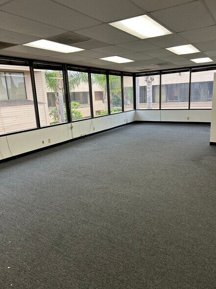 More Photos Of 16892 Bolsa Chica St, Huntington Beach Office For Lease