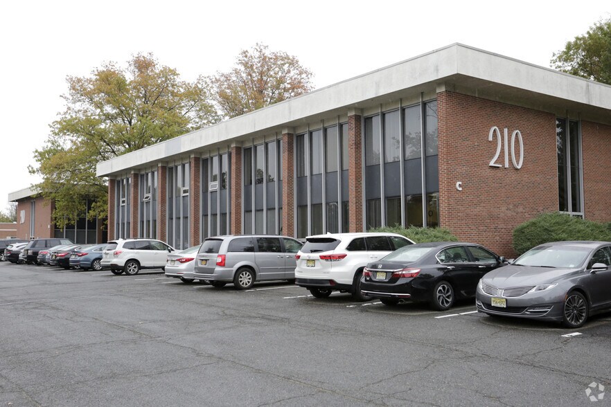 Primary Photo Of 210 Summit Ave, Montvale Office For Sale