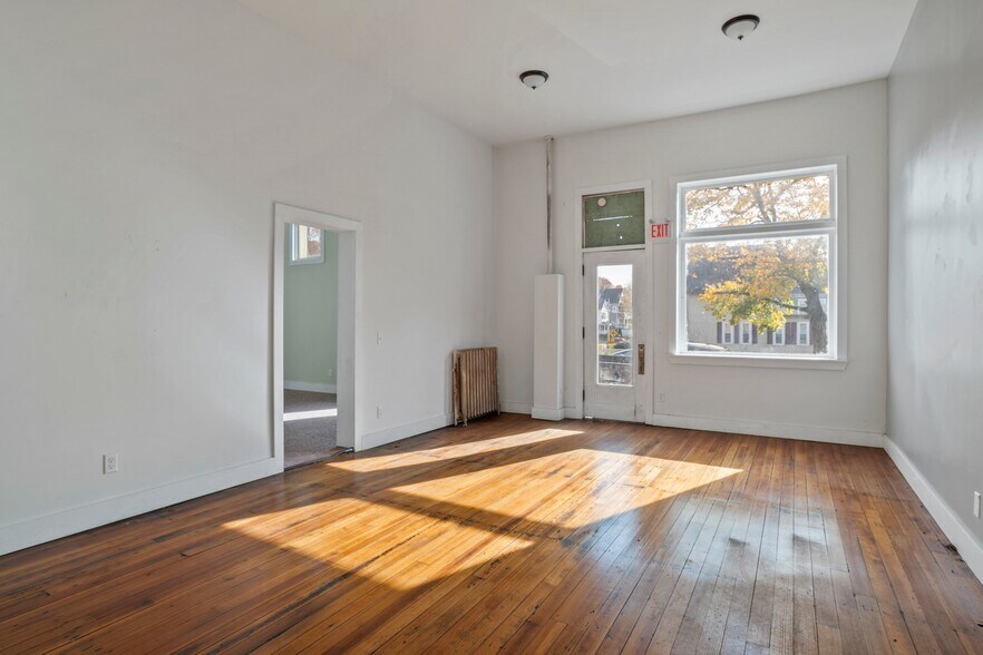 More Photos Of 226-228 Sargeant St, Holyoke Storefront Retail Residential For Lease