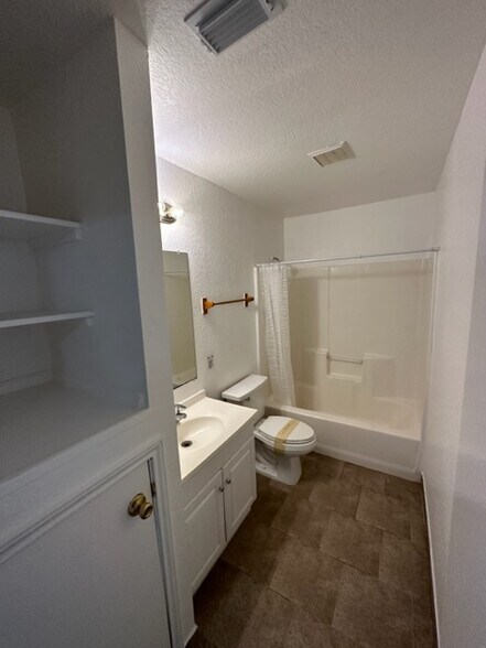 More Photos Of 926 Drury Ln, San Antonio Apartments For Sale