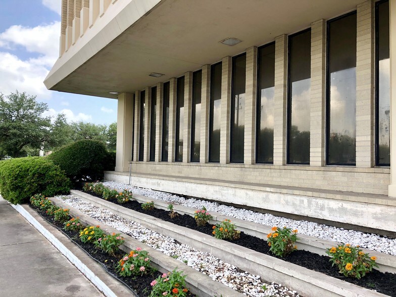 More Photos Of 4669 Southwest Fwy, Houston Office For Lease