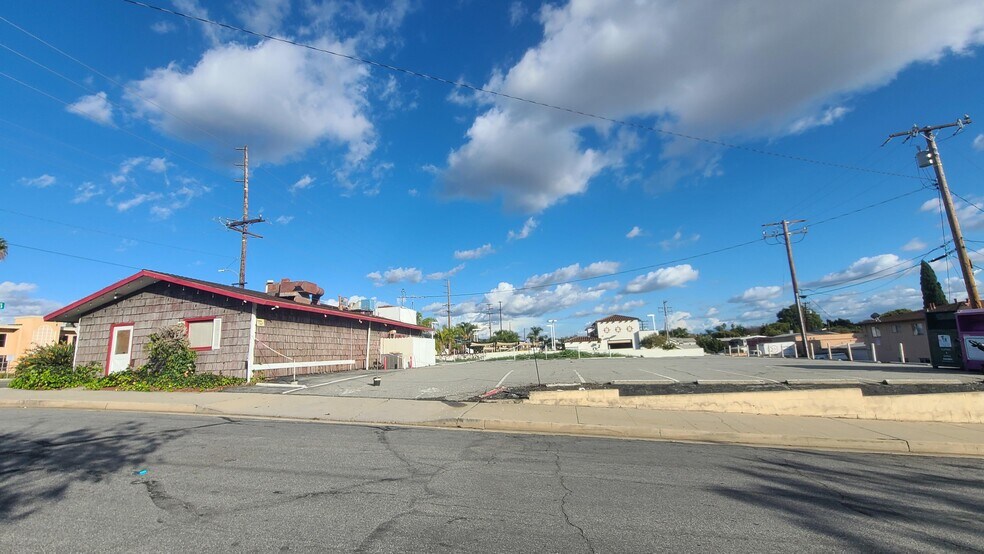 More Photos Of 150 W Whittier Blvd, La Habra Restaurant For Lease