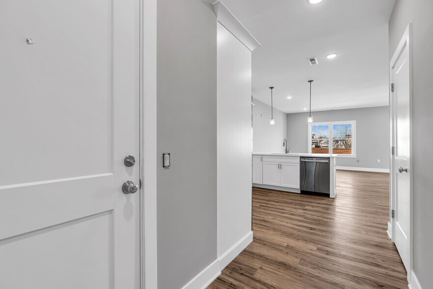 More Photos Of 33 Union Ave, Manasquan Apartments For Sale