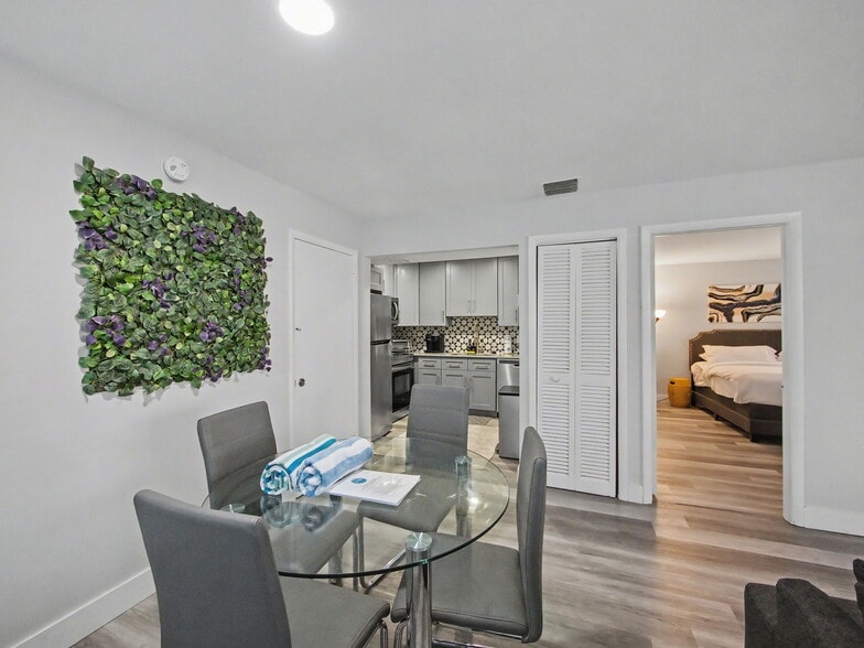 More Photos Of 112 Claremont Ln, Palm Beach Shores Apartments For Sale