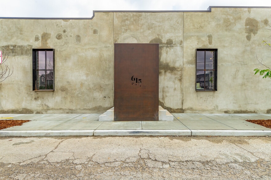 More Photos Of 615 E Main St, Chattanooga General Retail For Lease