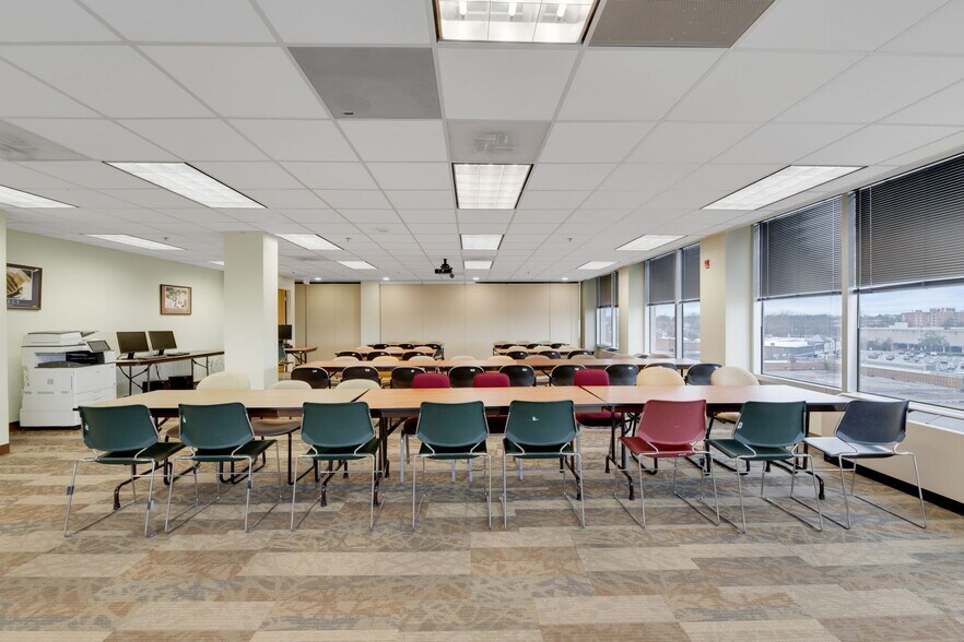 More Photos Of 4235 28th Ave, Marlow Heights Office For Sale