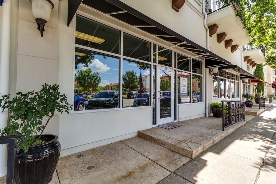 More Photos Of 33 Main St, Colleyville Apartments For Lease